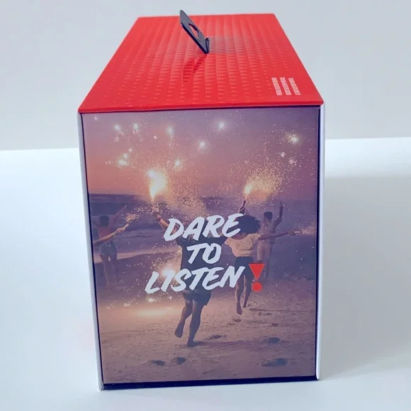 JBL Charge 4 Bluetooth Waterproof Speaker in White - New in Box - Picture 4 of 9